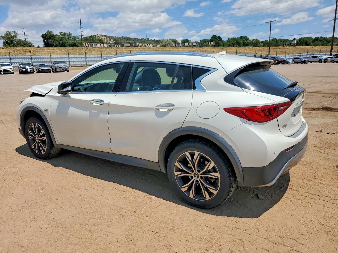 2017 INFINITI QX30