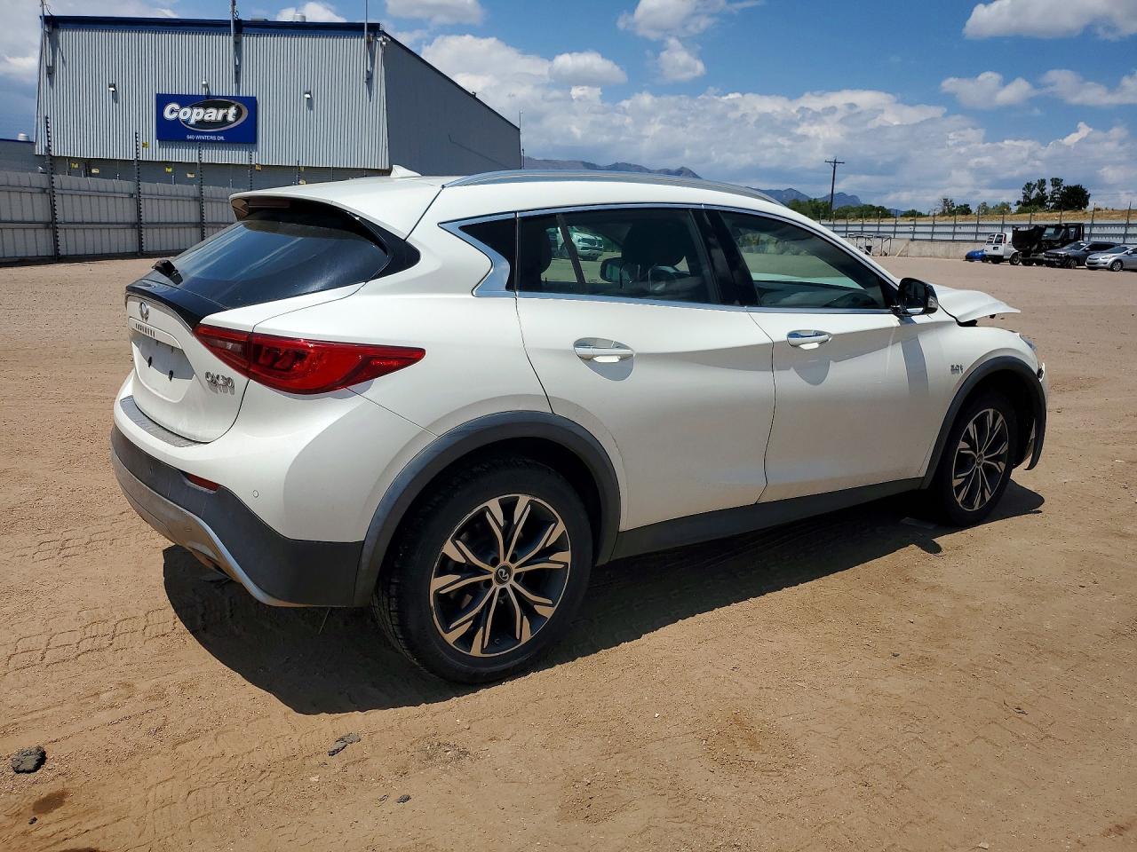 2017 INFINITI QX30