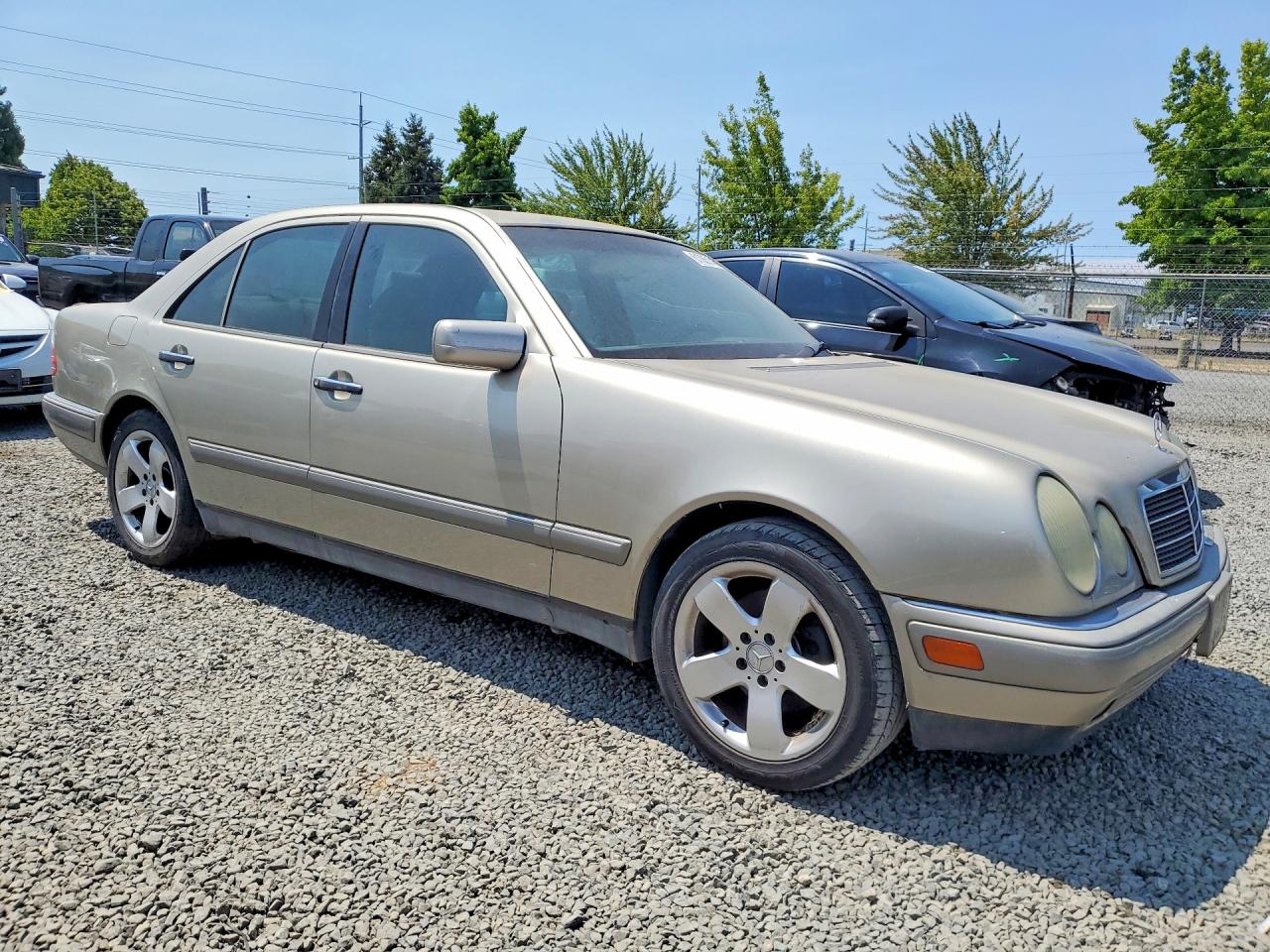 1997 MERZ E-CLASS