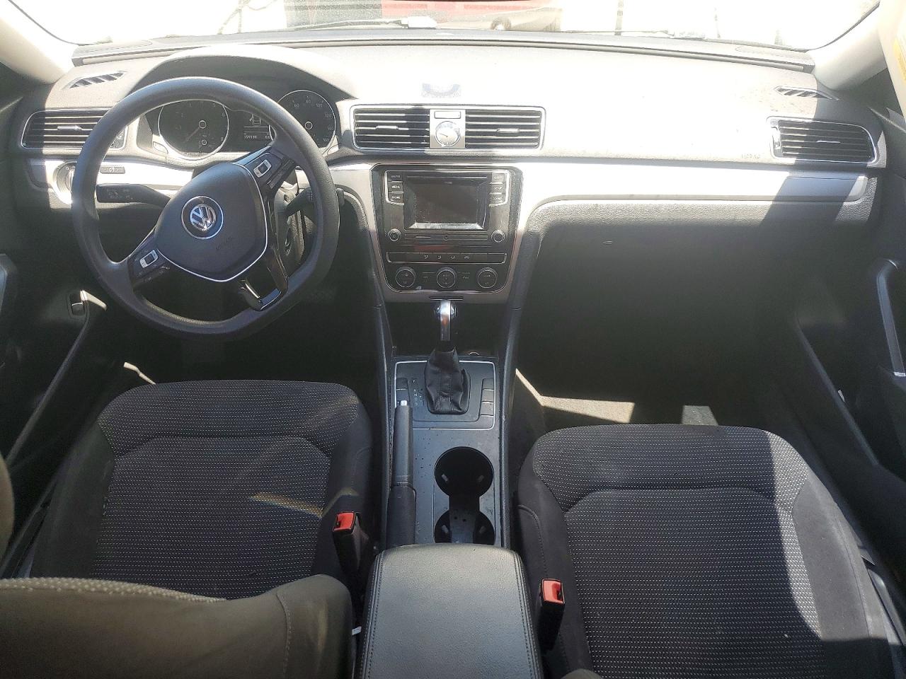 2016 VOLKSWAGEN PASSAT