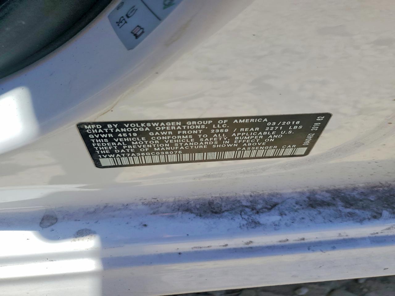 2016 VOLKSWAGEN PASSAT