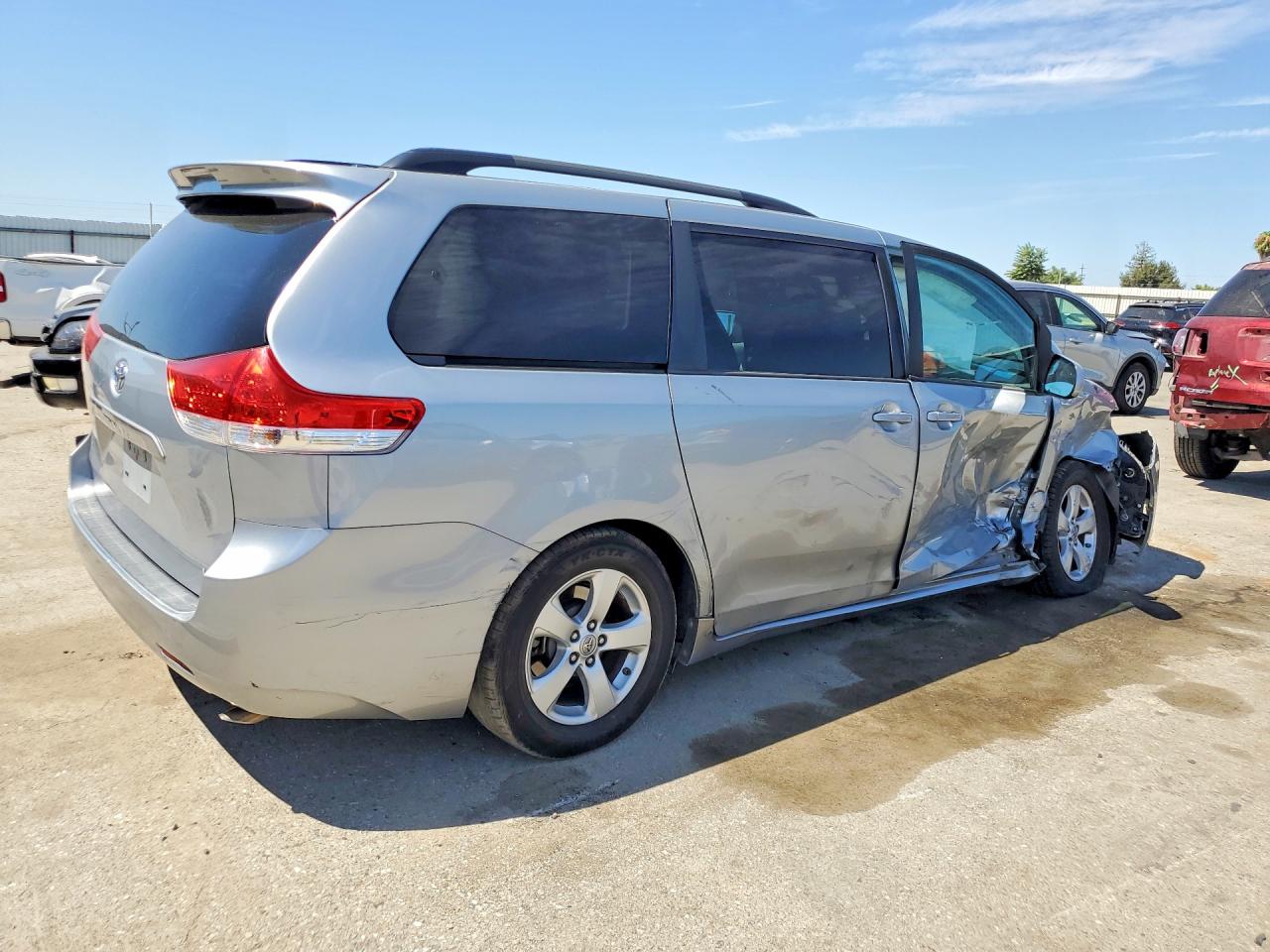 2014 TOYOTA SIENNA