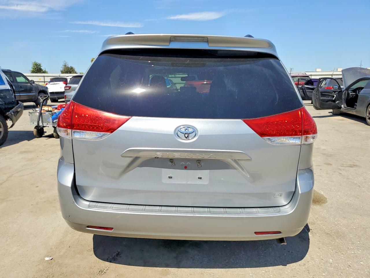 2014 TOYOTA SIENNA