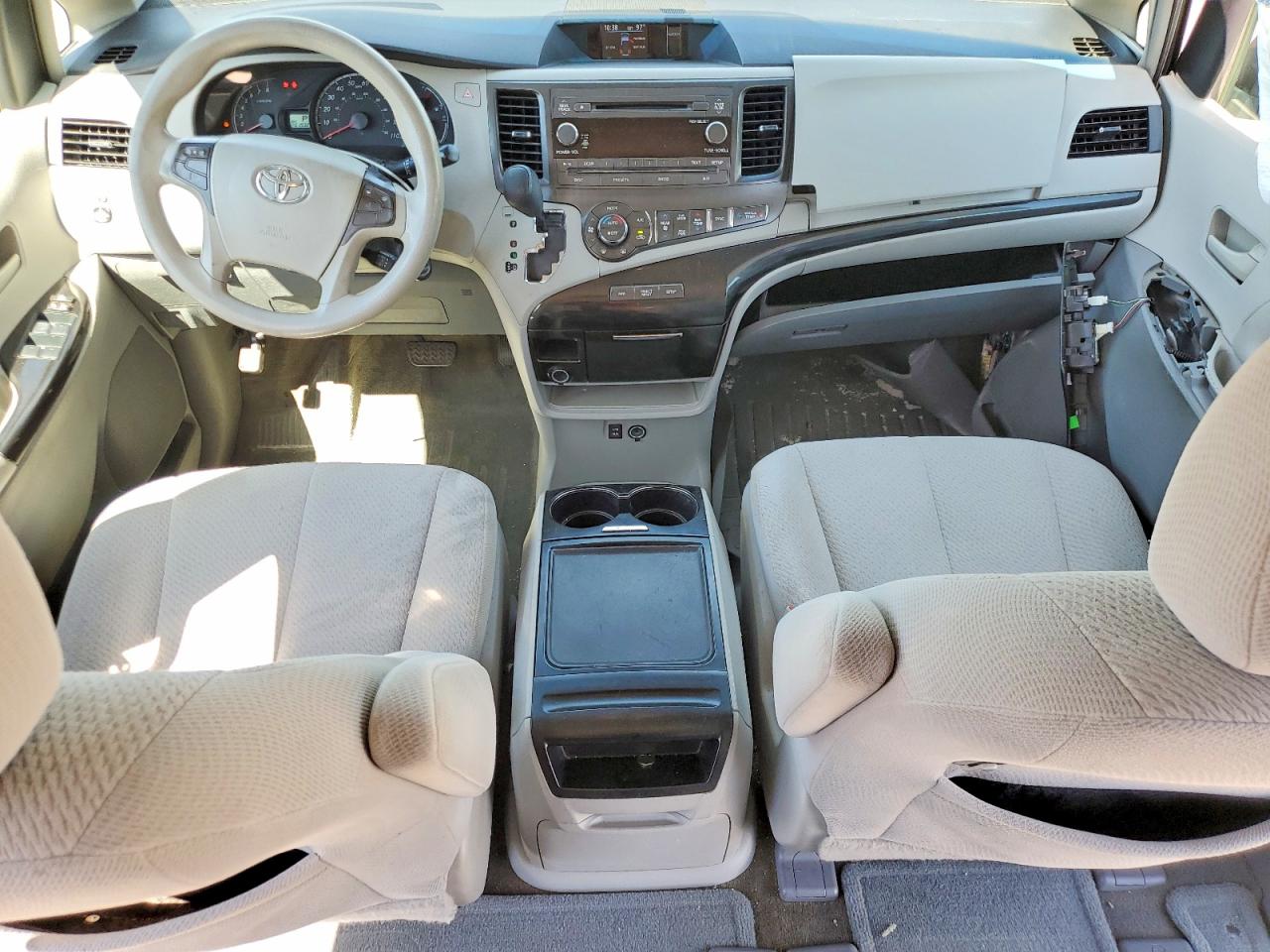 2014 TOYOTA SIENNA