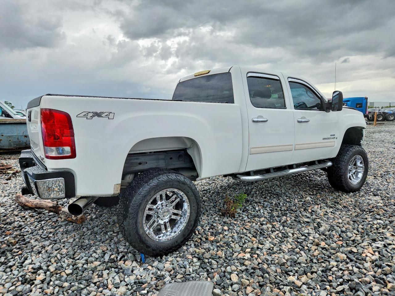 2007 GMC SIERRA