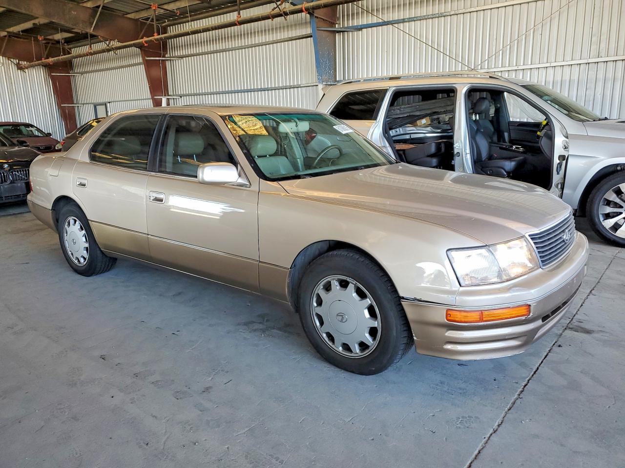 1996 LEXUS LS400