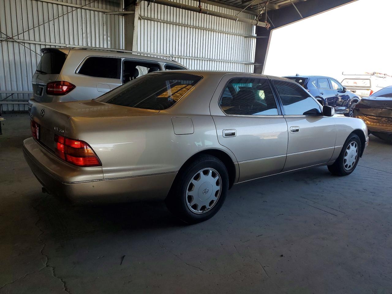 1996 LEXUS LS400
