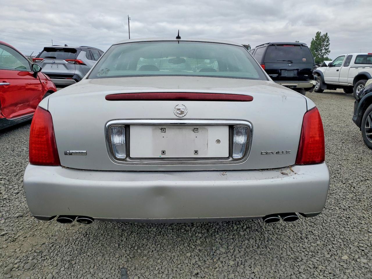 2005 CADILLAC DEVILLE