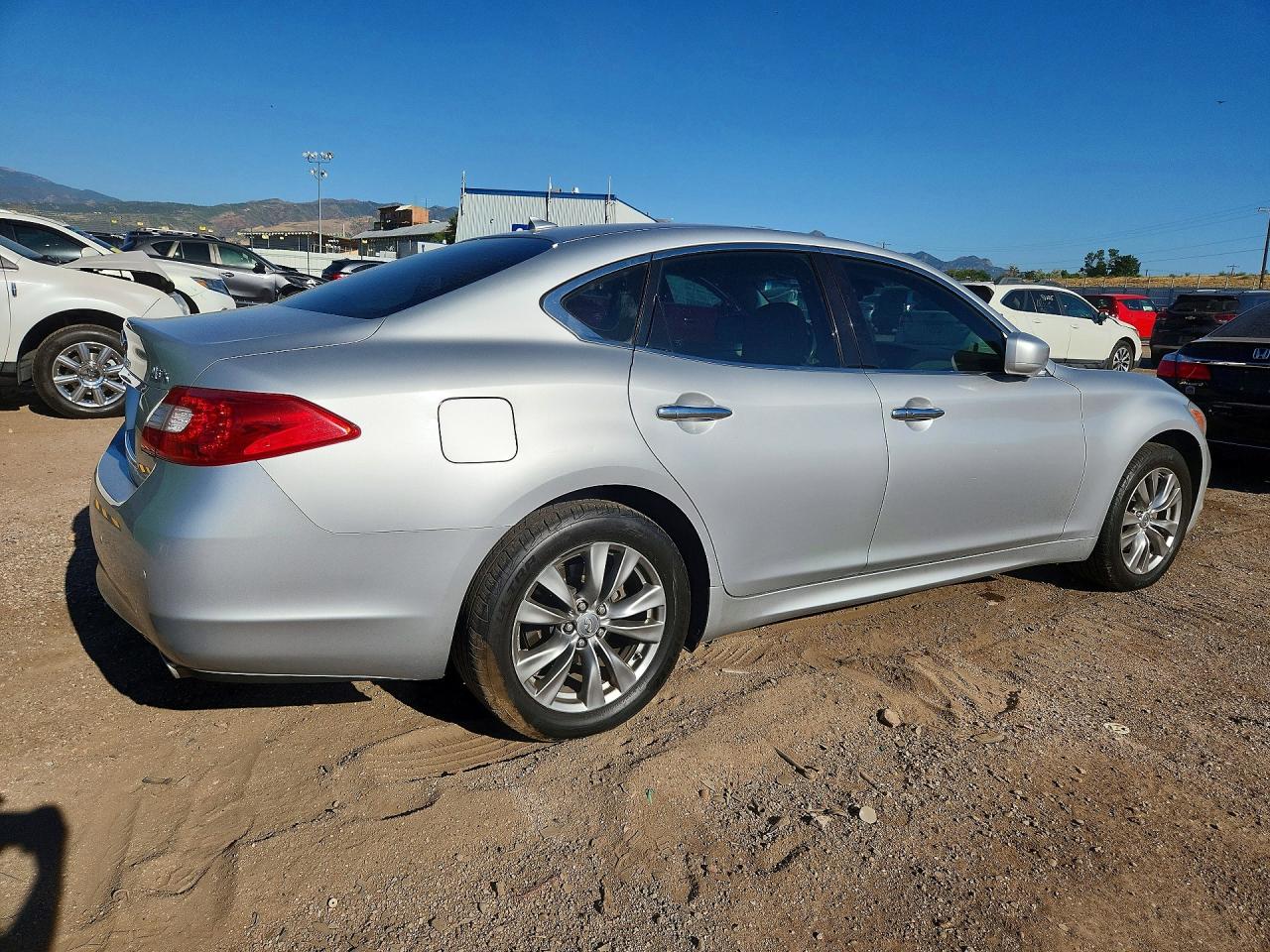2013 INFINITI M37