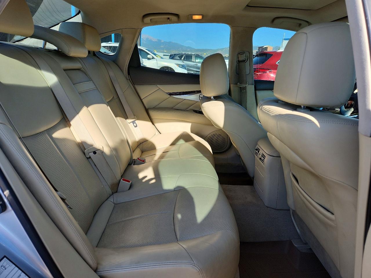 2013 INFINITI M37