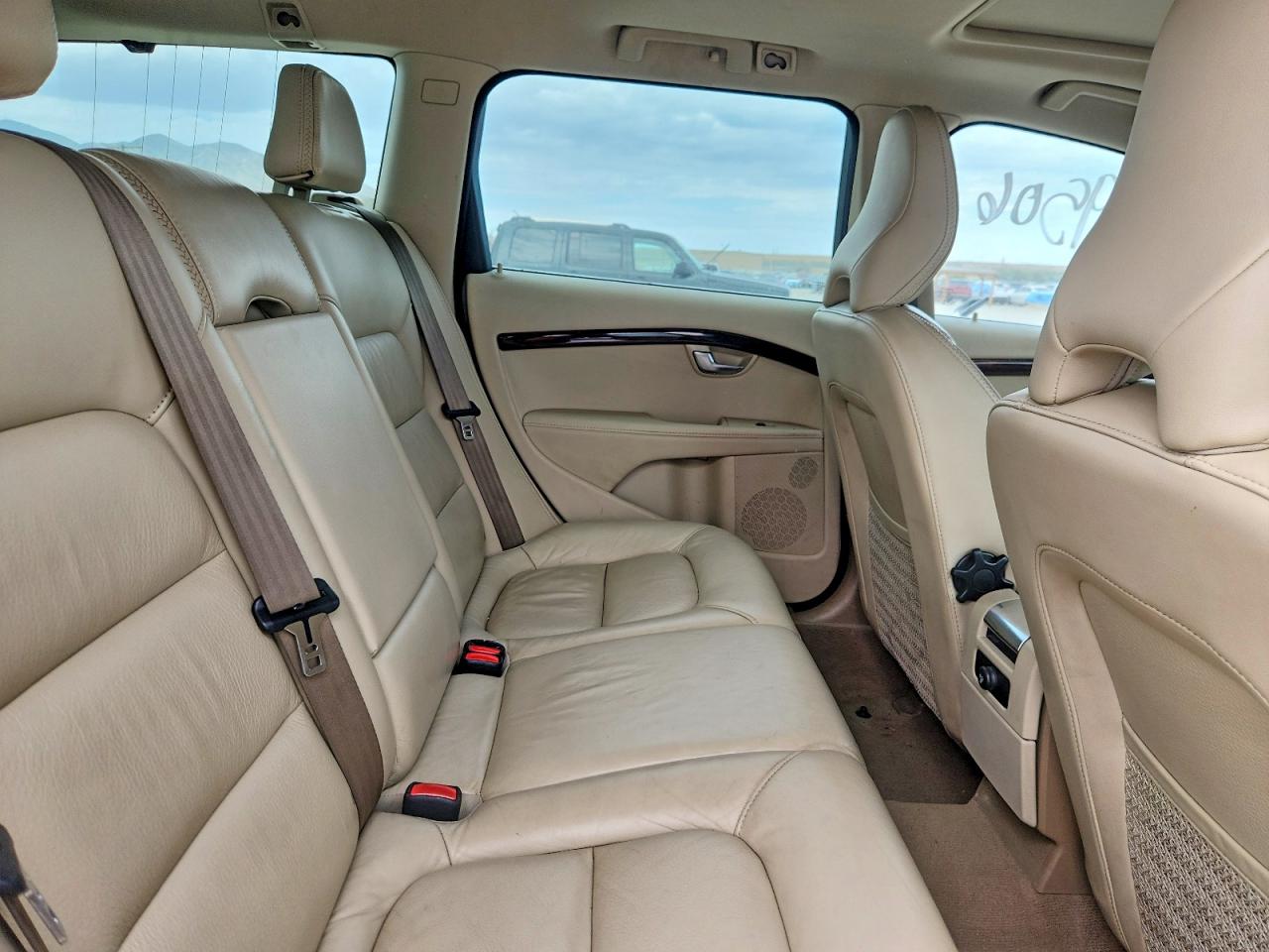 2015 VOLVO XC70