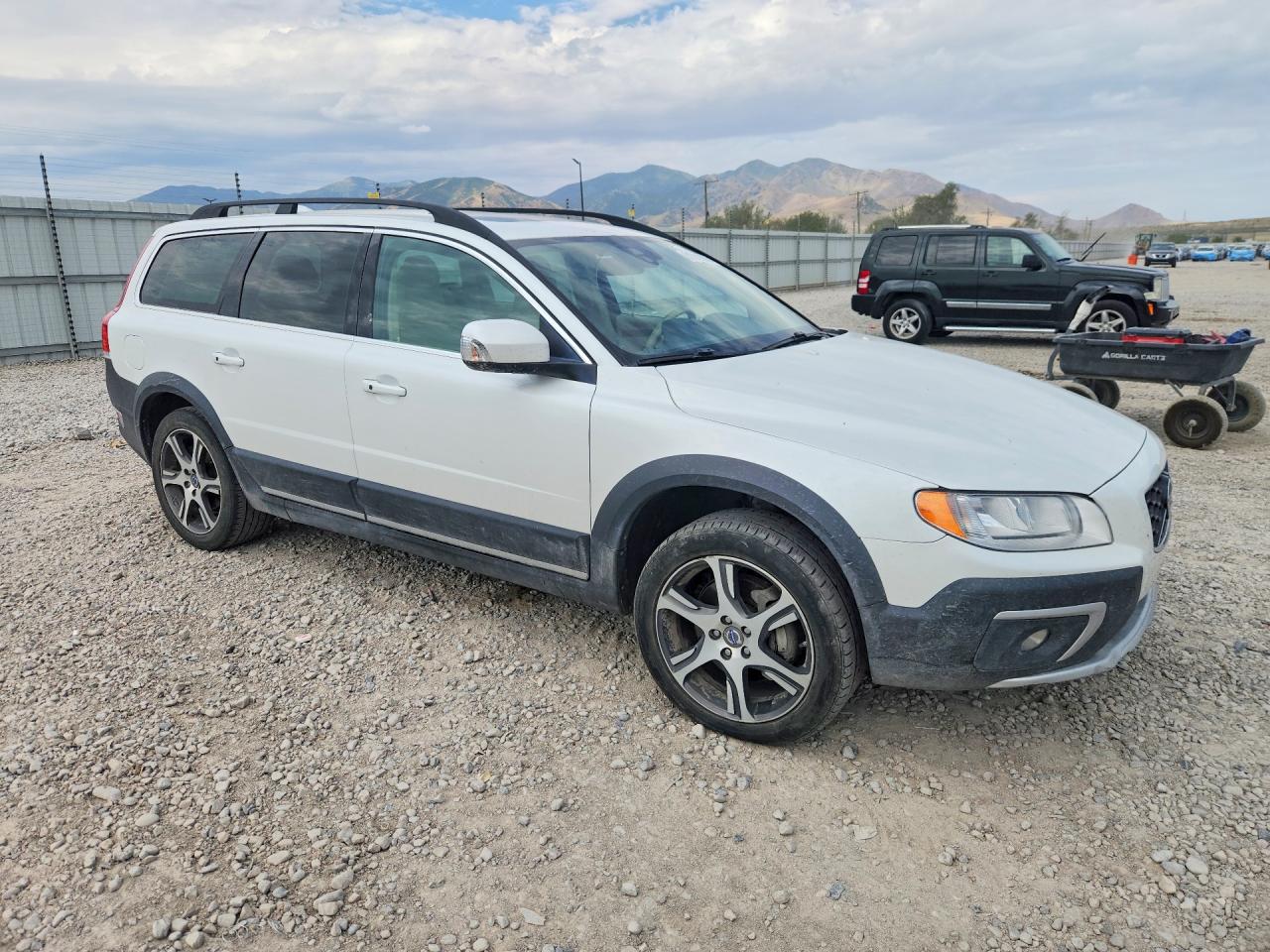 2015 VOLVO XC70