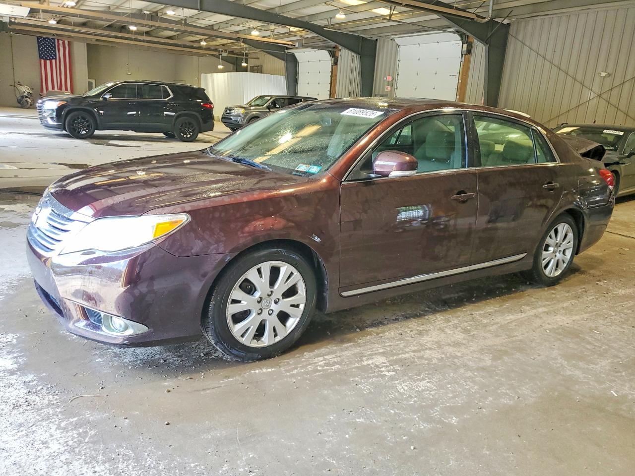2012 TOYOTA AVALON