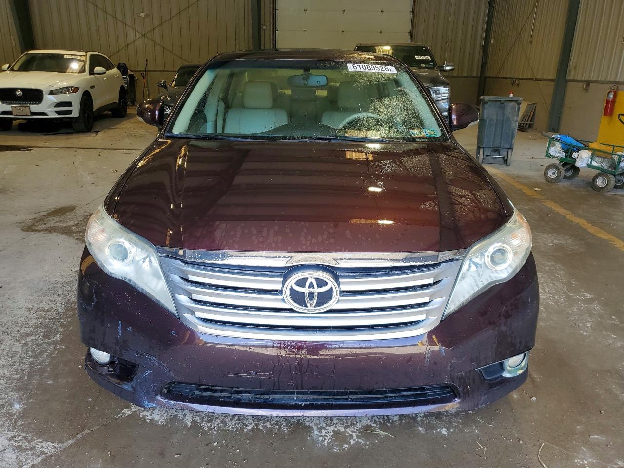 2012 TOYOTA AVALON