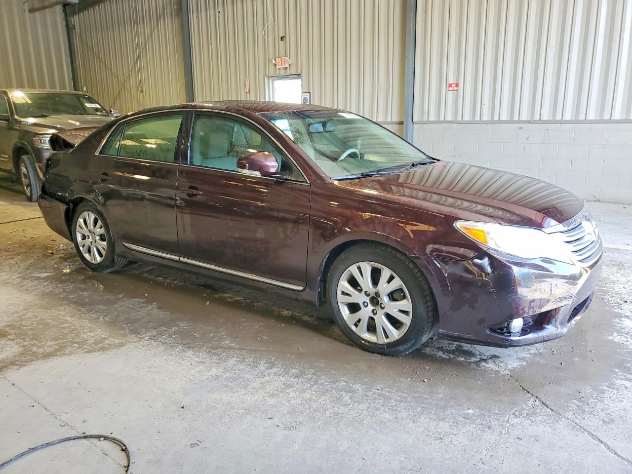 2012 TOYOTA AVALON