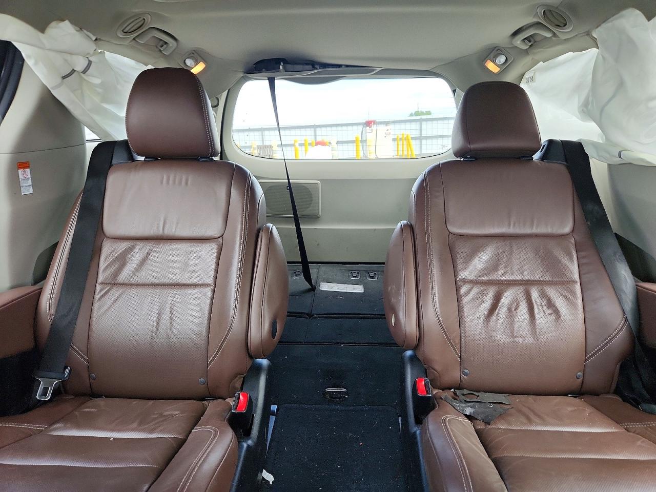 2015 TOYOTA SIENNA