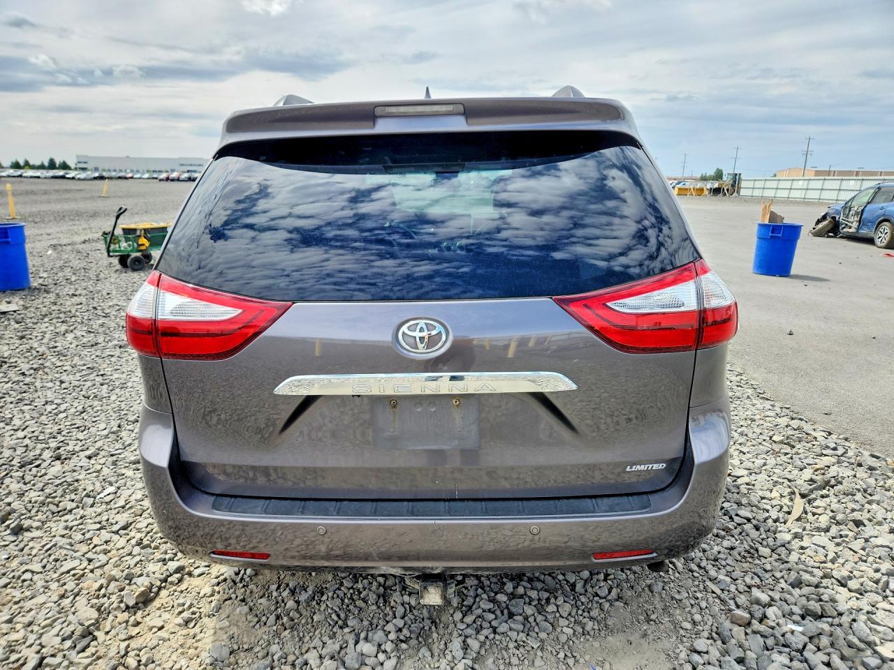 2015 TOYOTA SIENNA