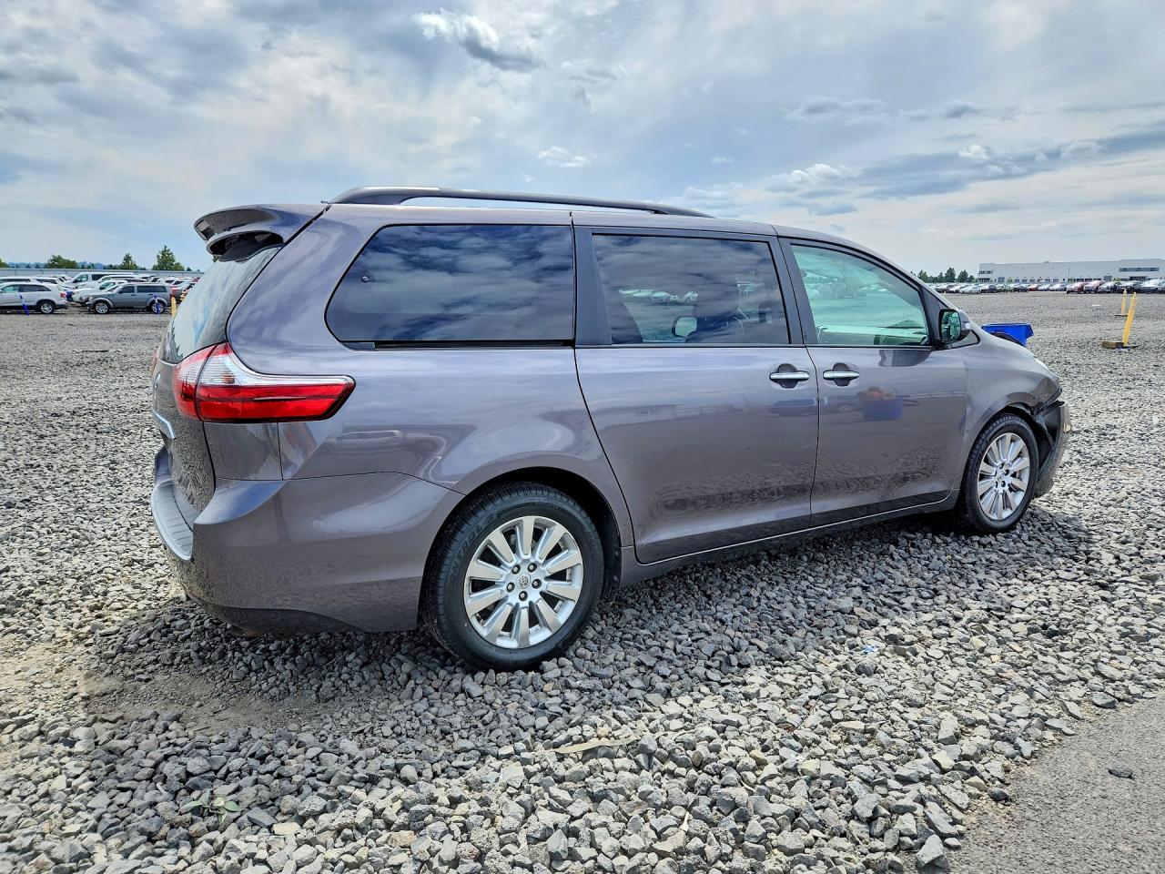 2015 TOYOTA SIENNA