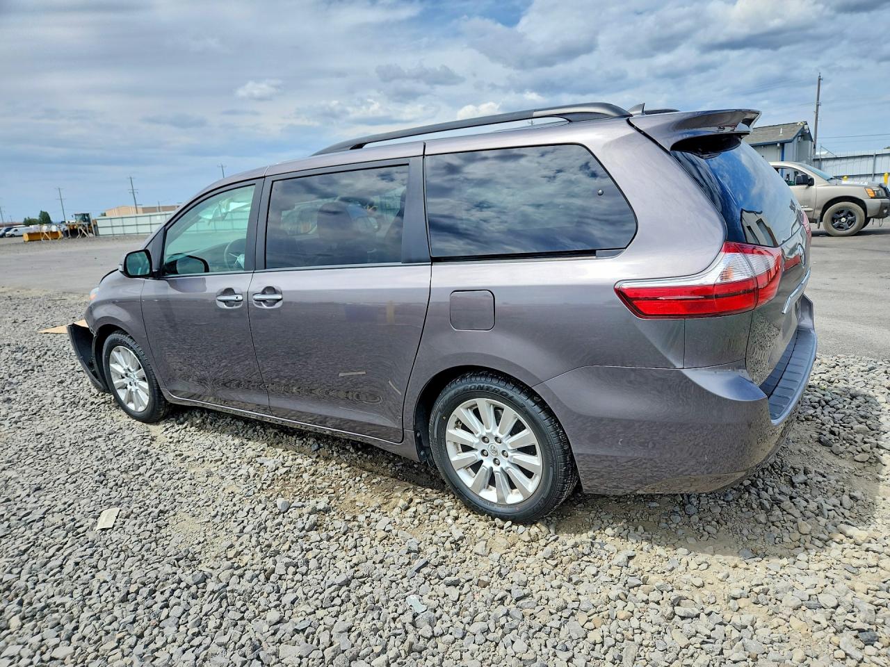 2015 TOYOTA SIENNA