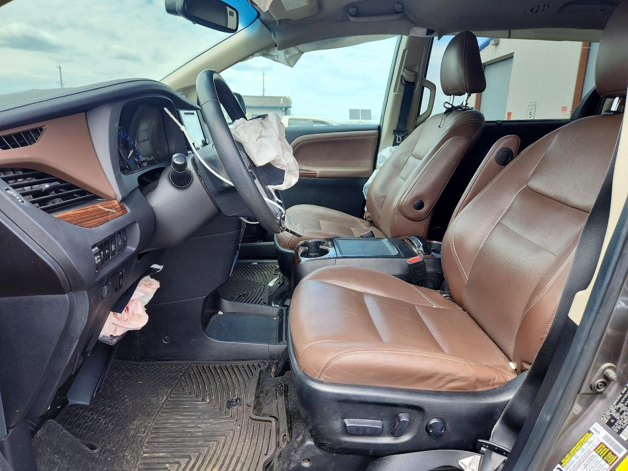 2015 TOYOTA SIENNA