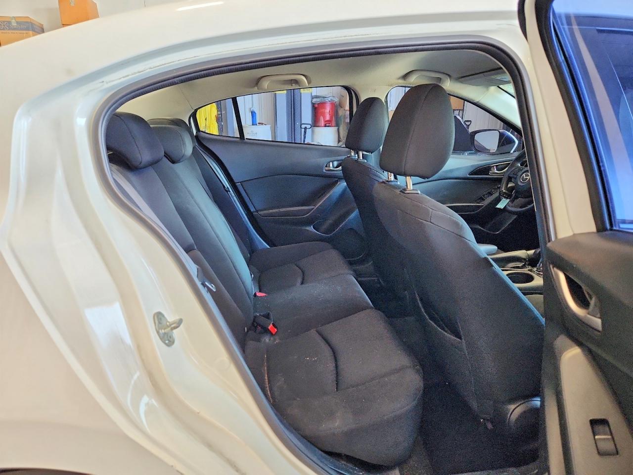2016 MAZDA 3