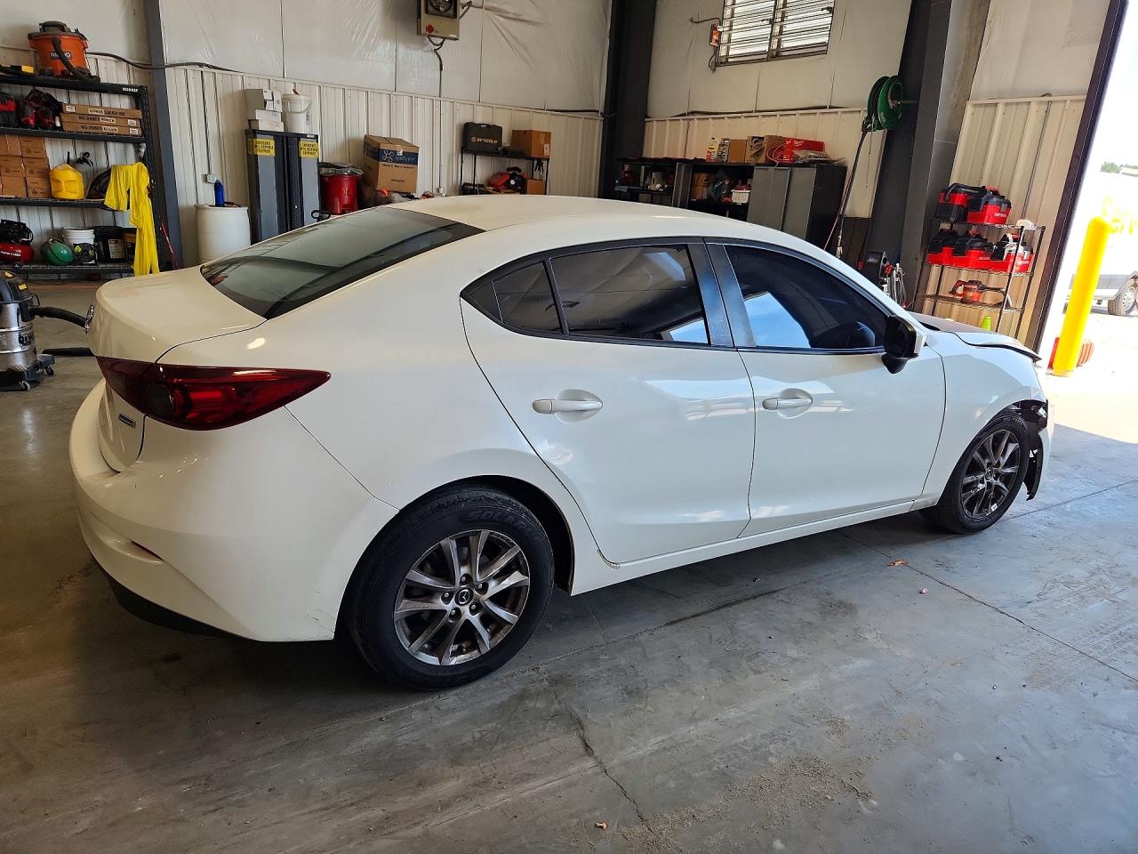 2016 MAZDA 3