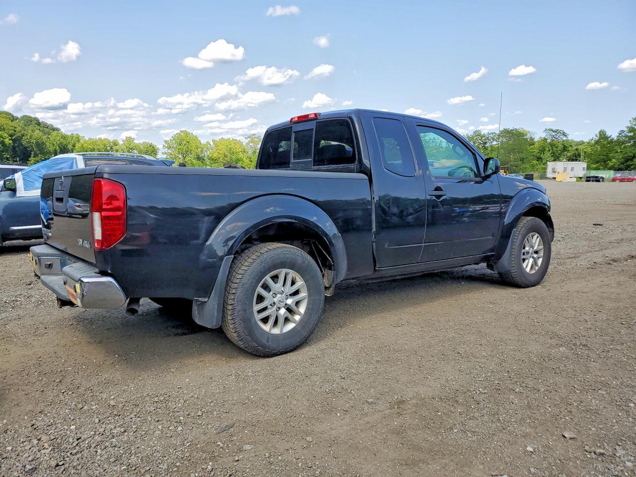 2016 NISSAN FRONTIER