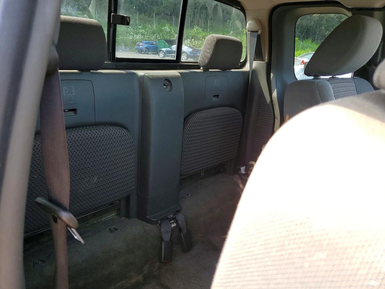 2016 NISSAN FRONTIER
