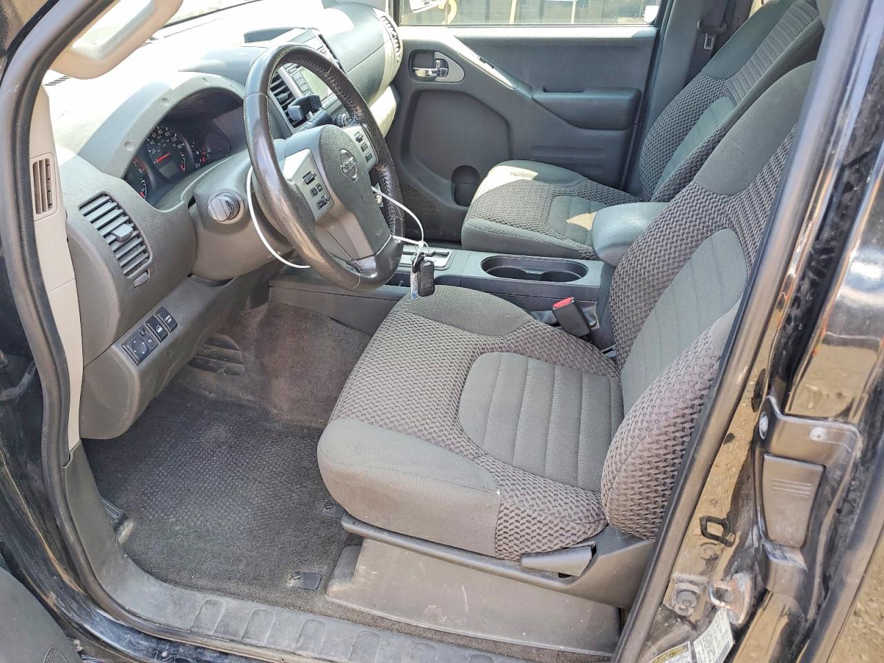 2016 NISSAN FRONTIER