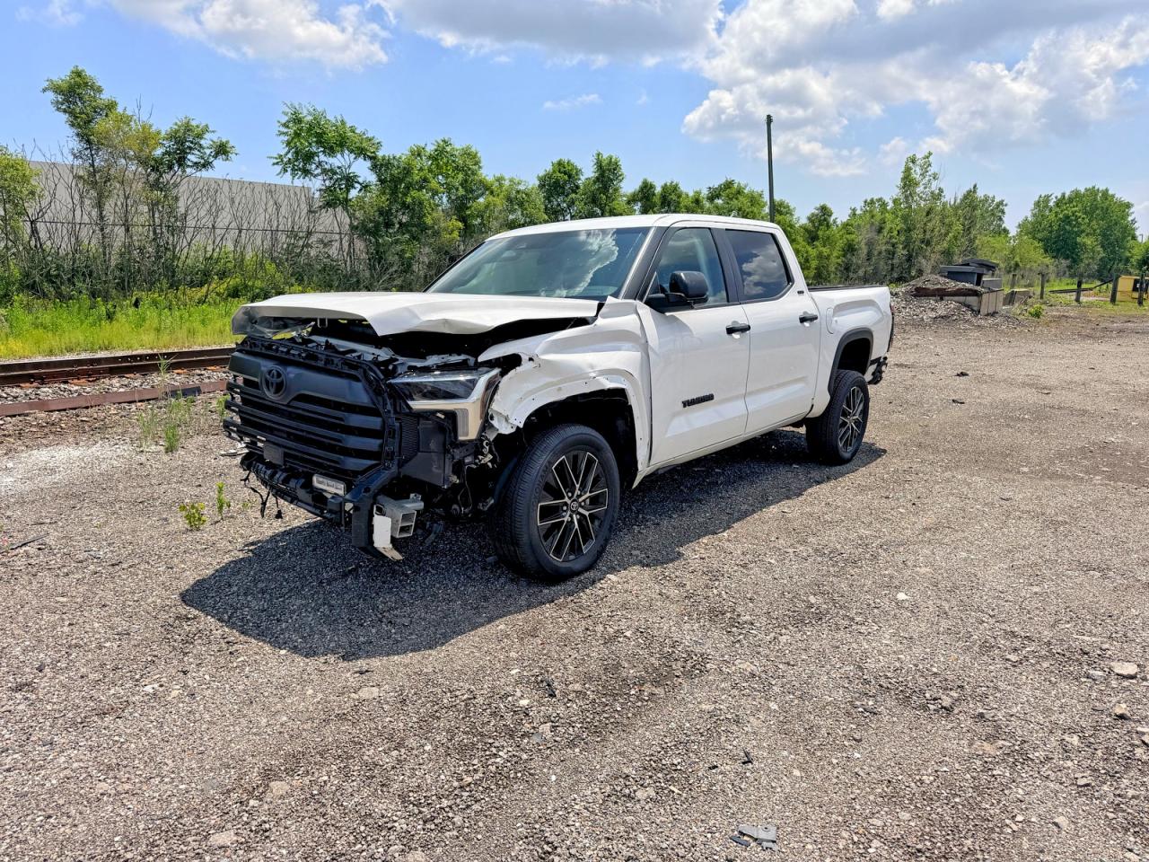 2025 TOYOTA TUNDRA