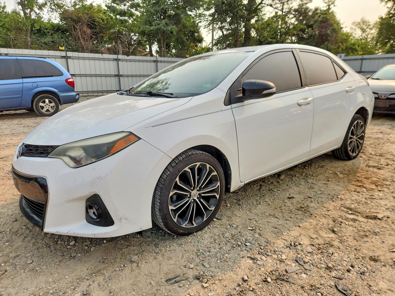 2015 TOYOTA COROLLA