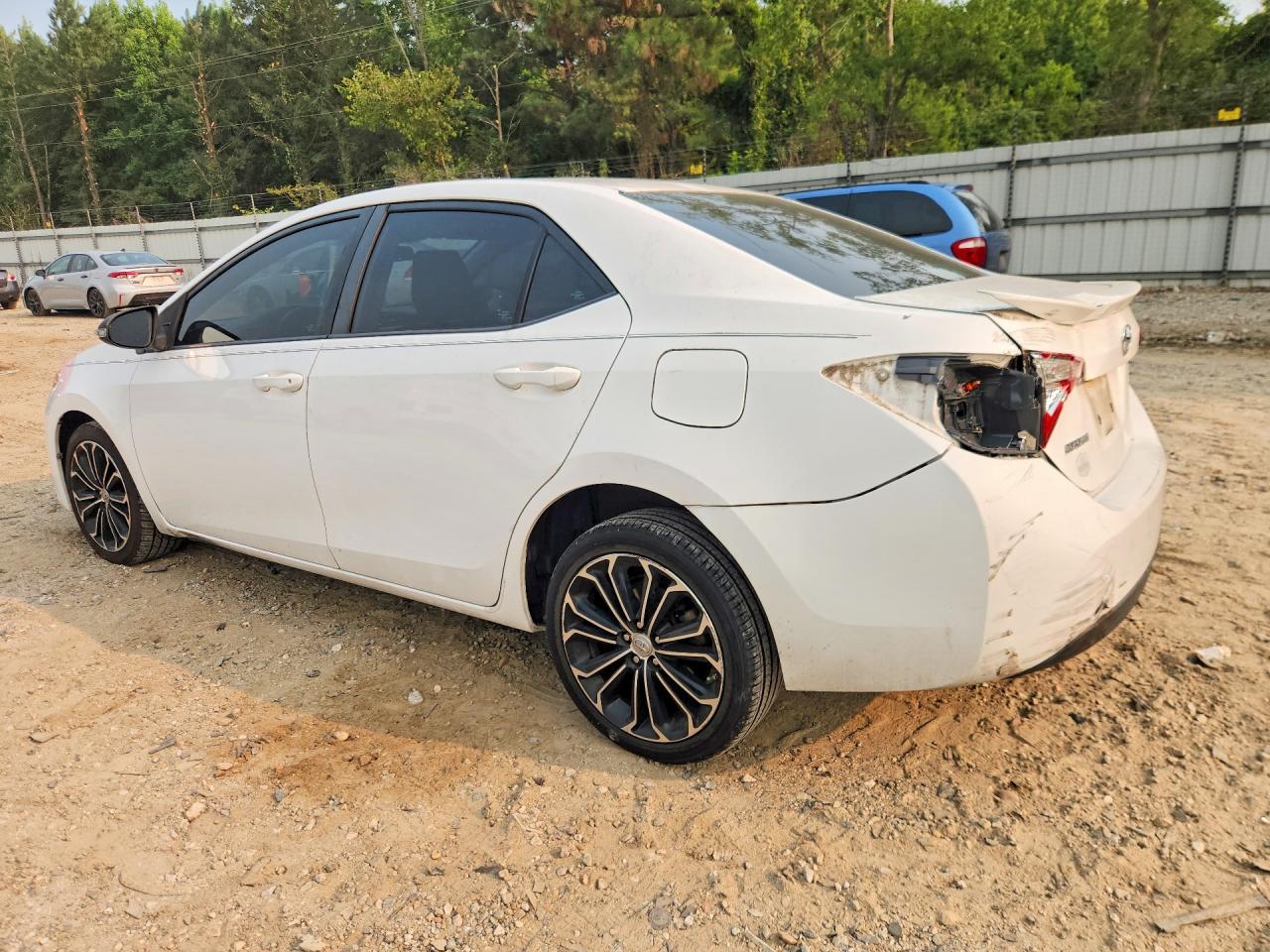 2015 TOYOTA COROLLA