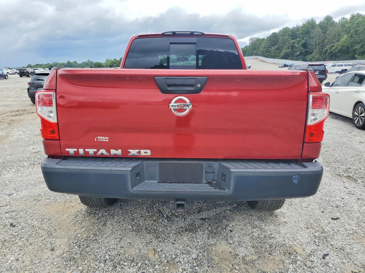 2017 NISSAN TITAN