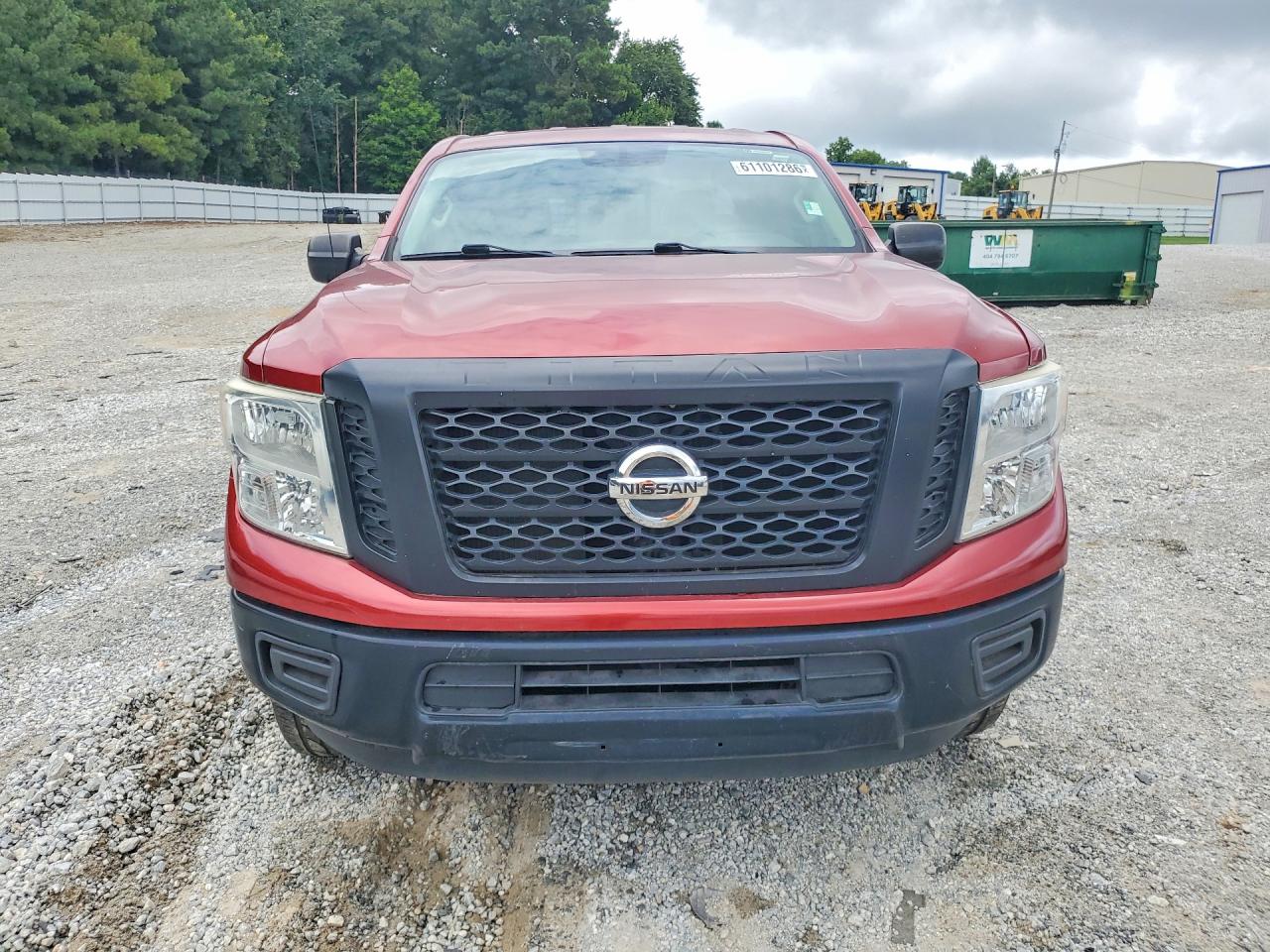 2017 NISSAN TITAN