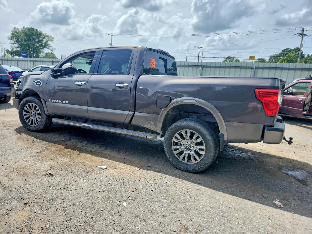 2016 NISSAN TITAN