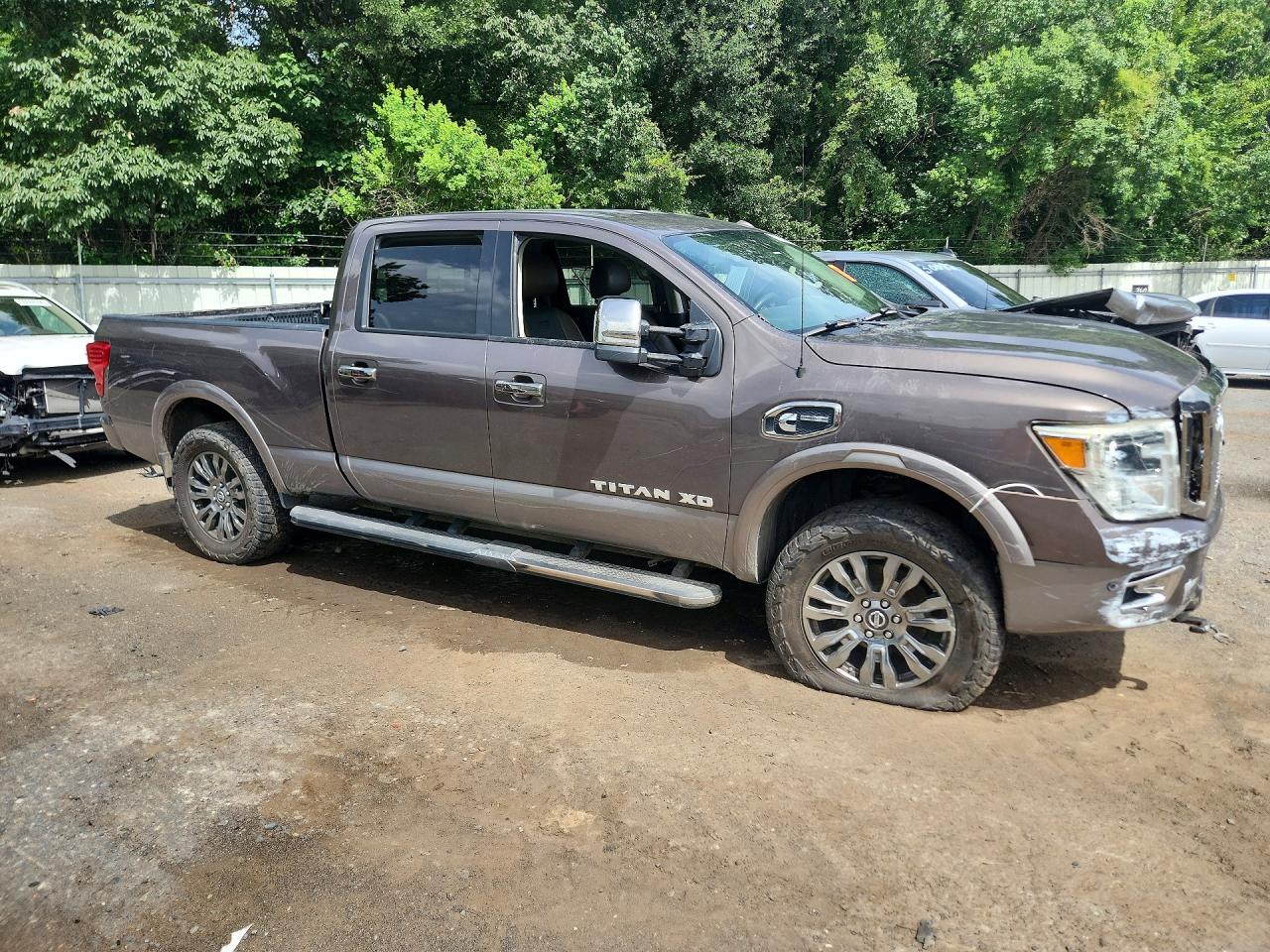 2016 NISSAN TITAN