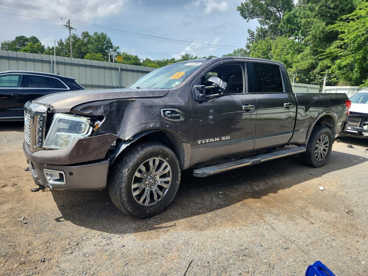 2016 NISSAN TITAN