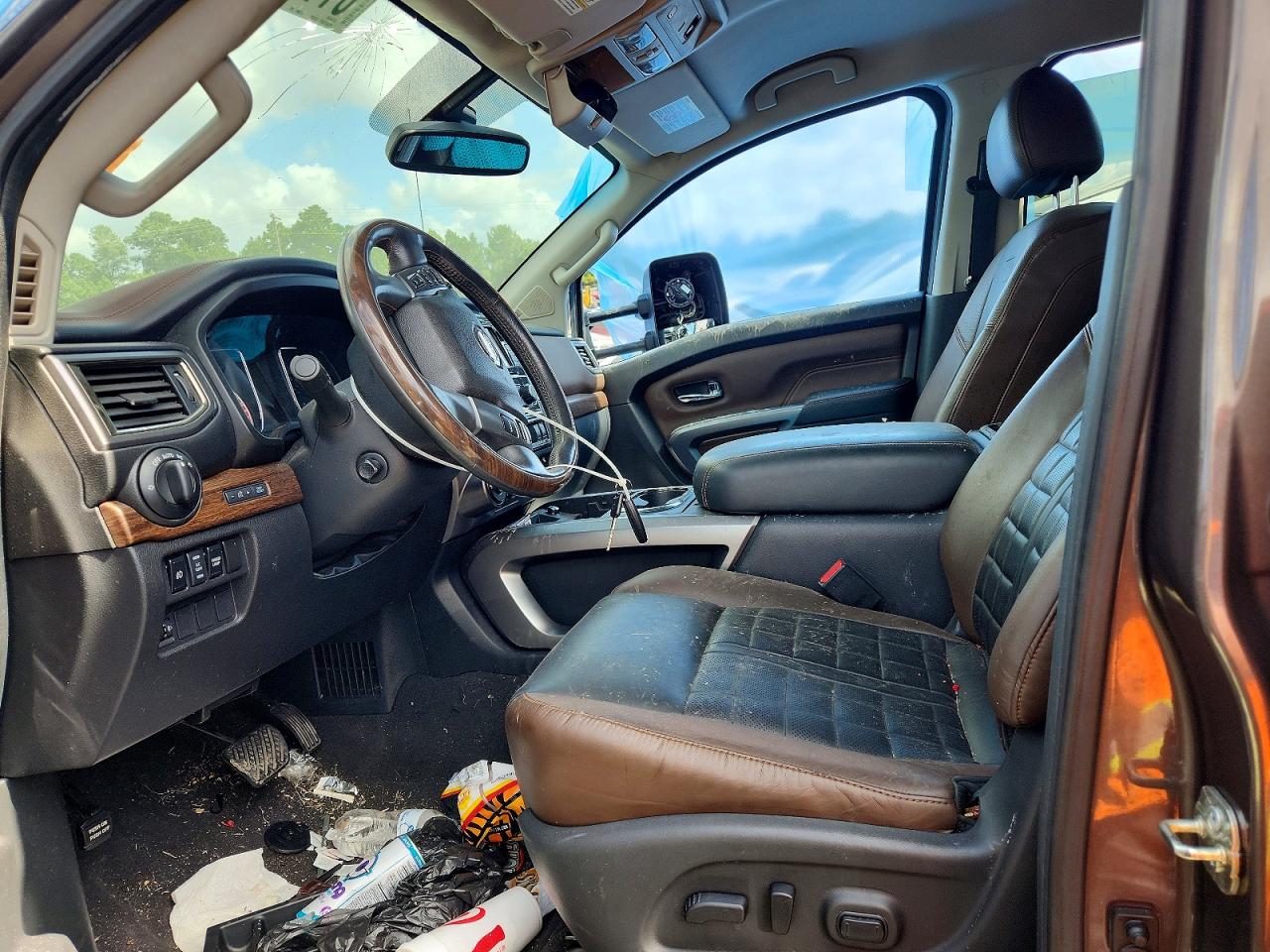 2016 NISSAN TITAN
