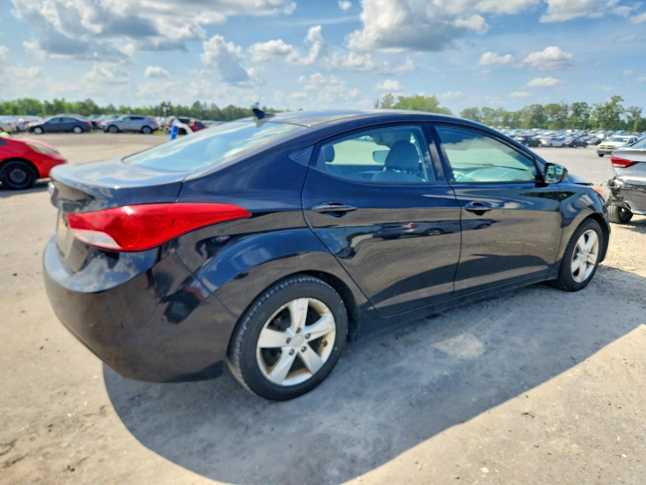 2013 HYUNDAI ELANTRA