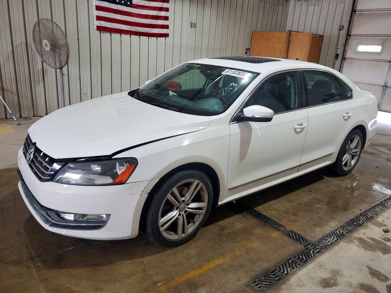 2013 VOLKSWAGEN PASSAT