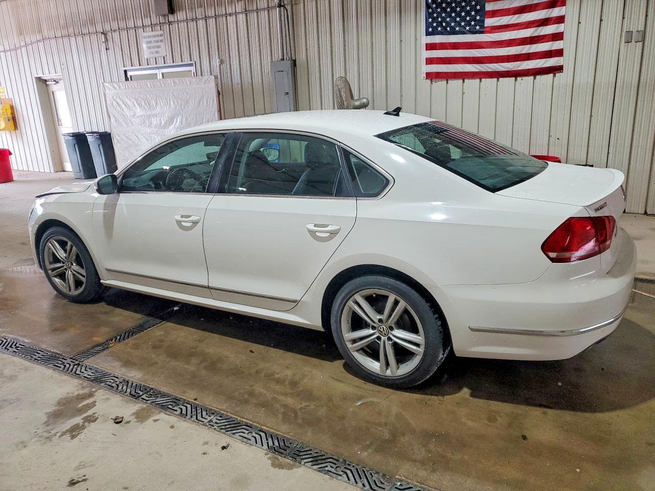 2013 VOLKSWAGEN PASSAT