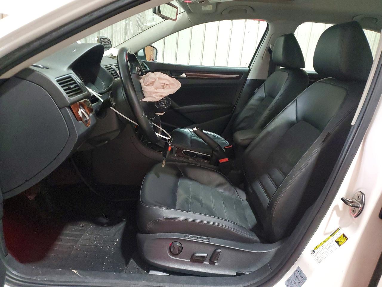 2013 VOLKSWAGEN PASSAT