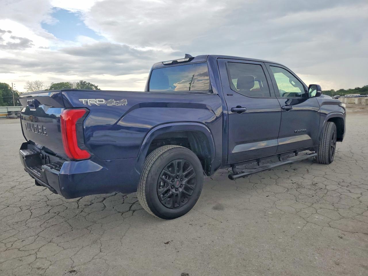 2022 TOYOTA TUNDRA