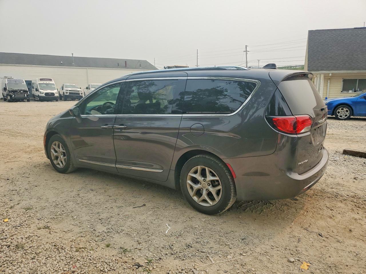 2017 CHRYSLER PACIFICA
