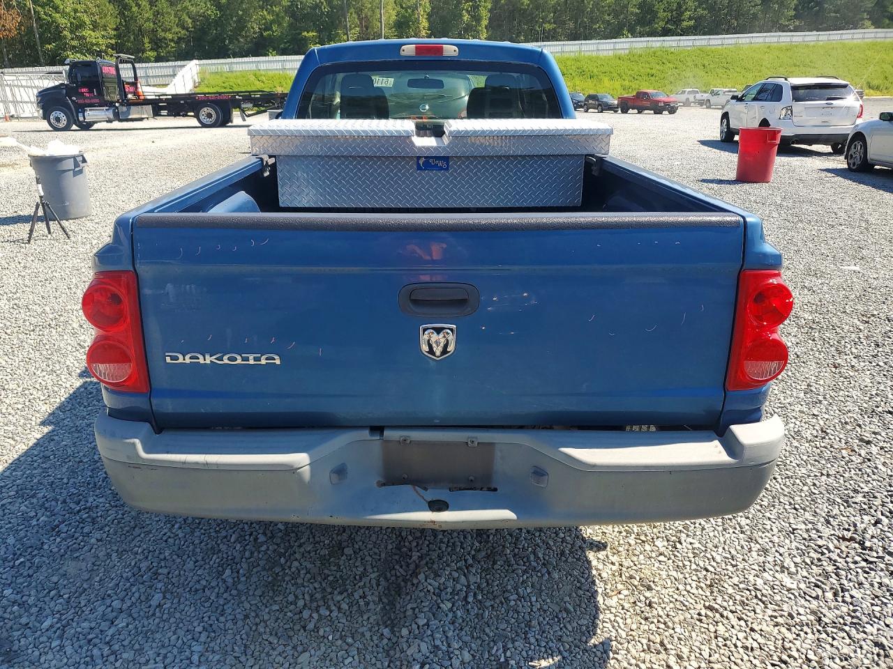 2005 DODGE DAKOTA