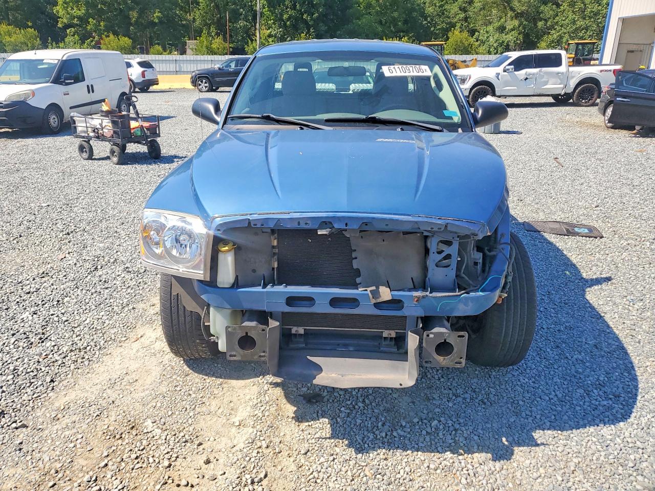 2005 DODGE DAKOTA
