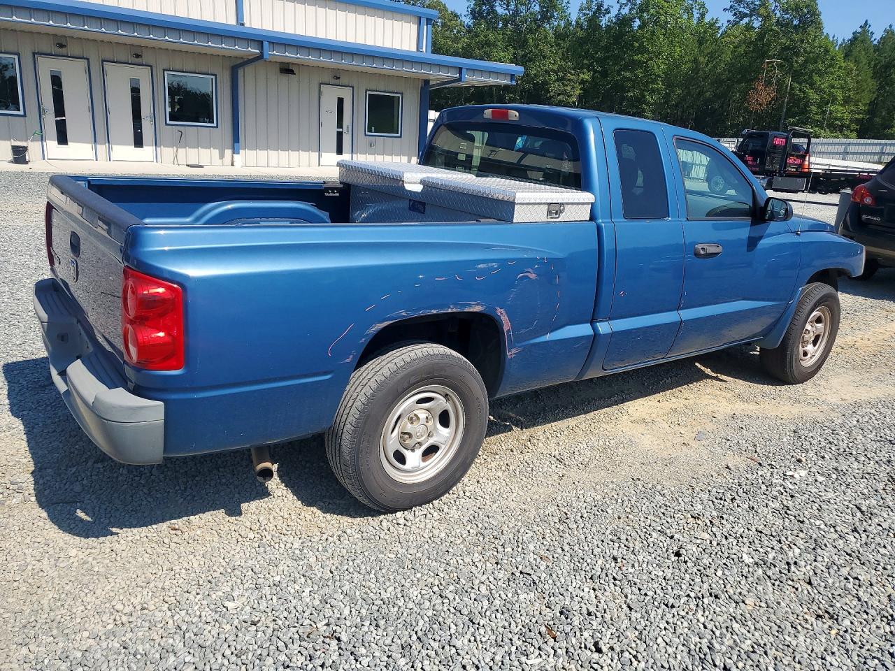2005 DODGE DAKOTA