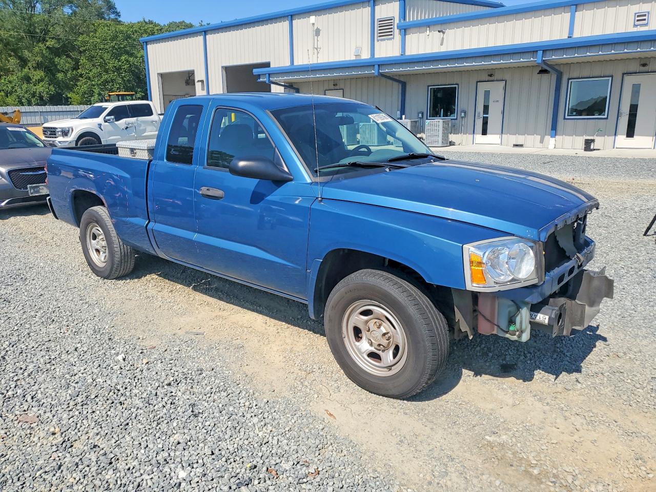 2005 DODGE DAKOTA