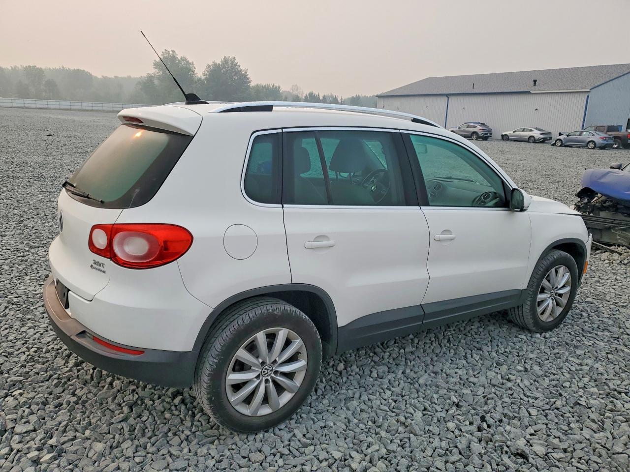 2011 VOLKSWAGEN TIGUAN