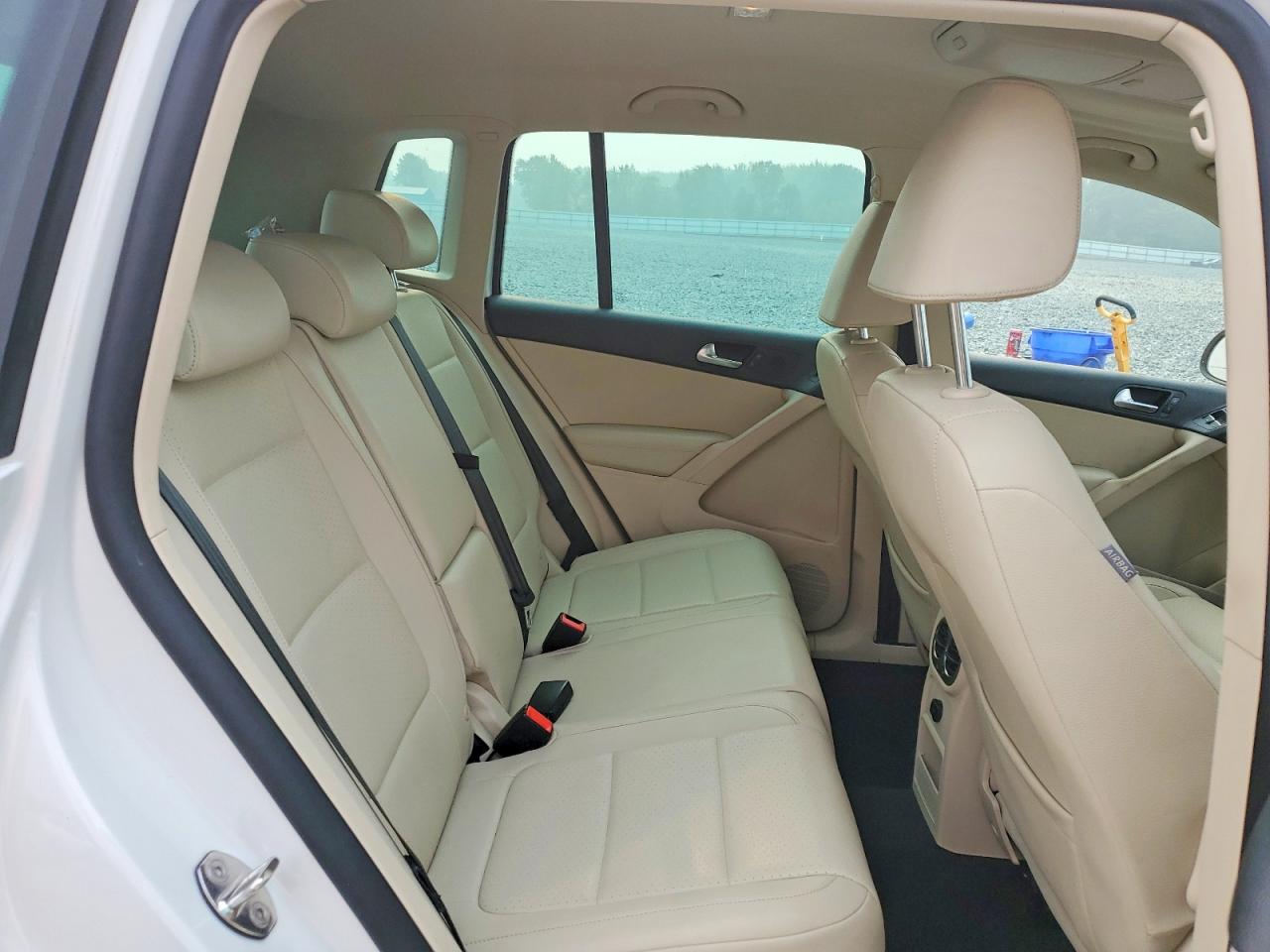 2011 VOLKSWAGEN TIGUAN